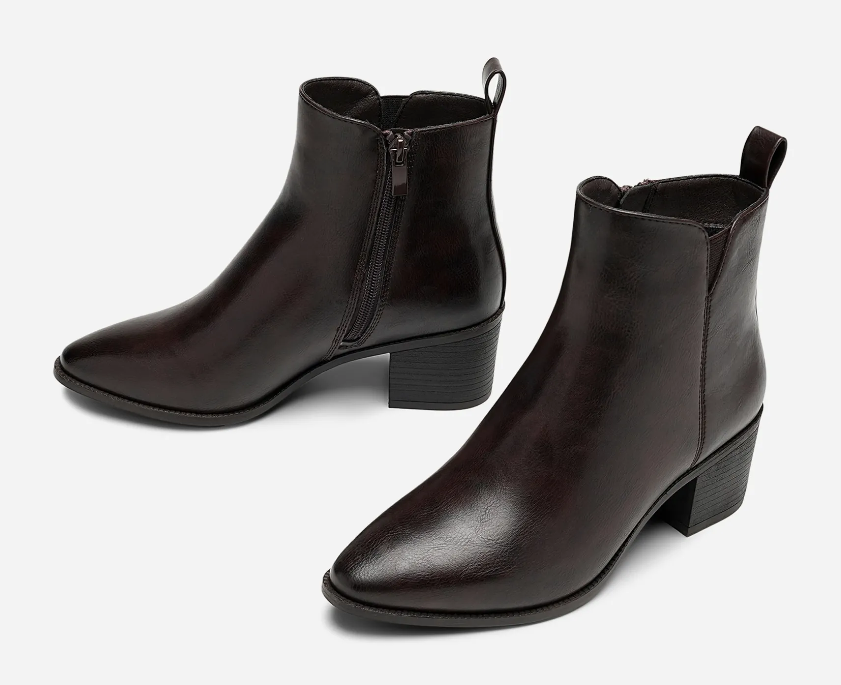 CLOU, Boots