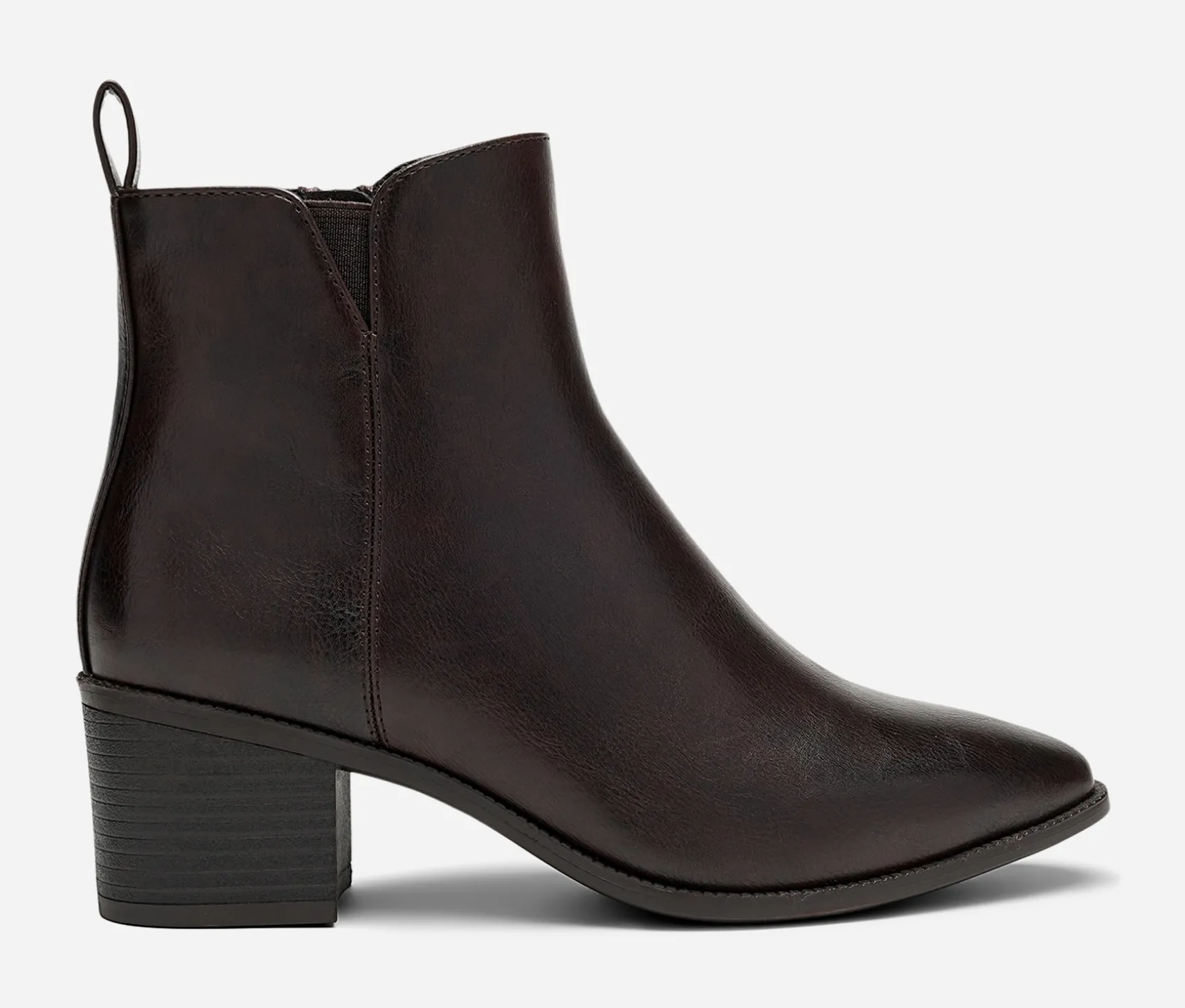 CLOU, Boots