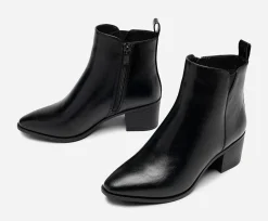 CLOU, Boots