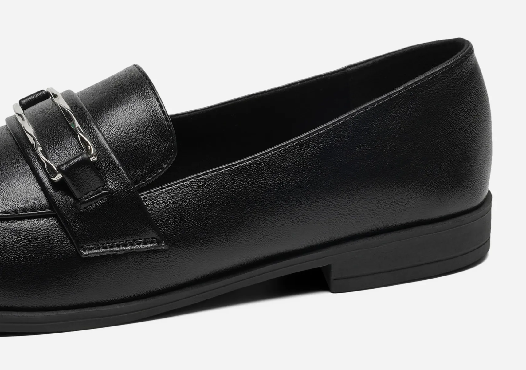 CLOU, Loafers med spänne