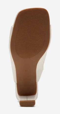 CLOU, Sandaletter