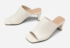 CLOU, Sandaletter