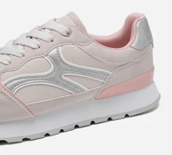 CLOU, Sneakers