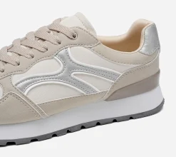 CLOU, Sneakers