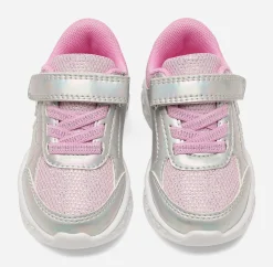 Mino, Blinkande sneakers