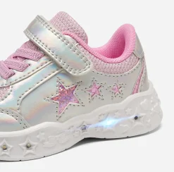 Mino, Blinkande sneakers