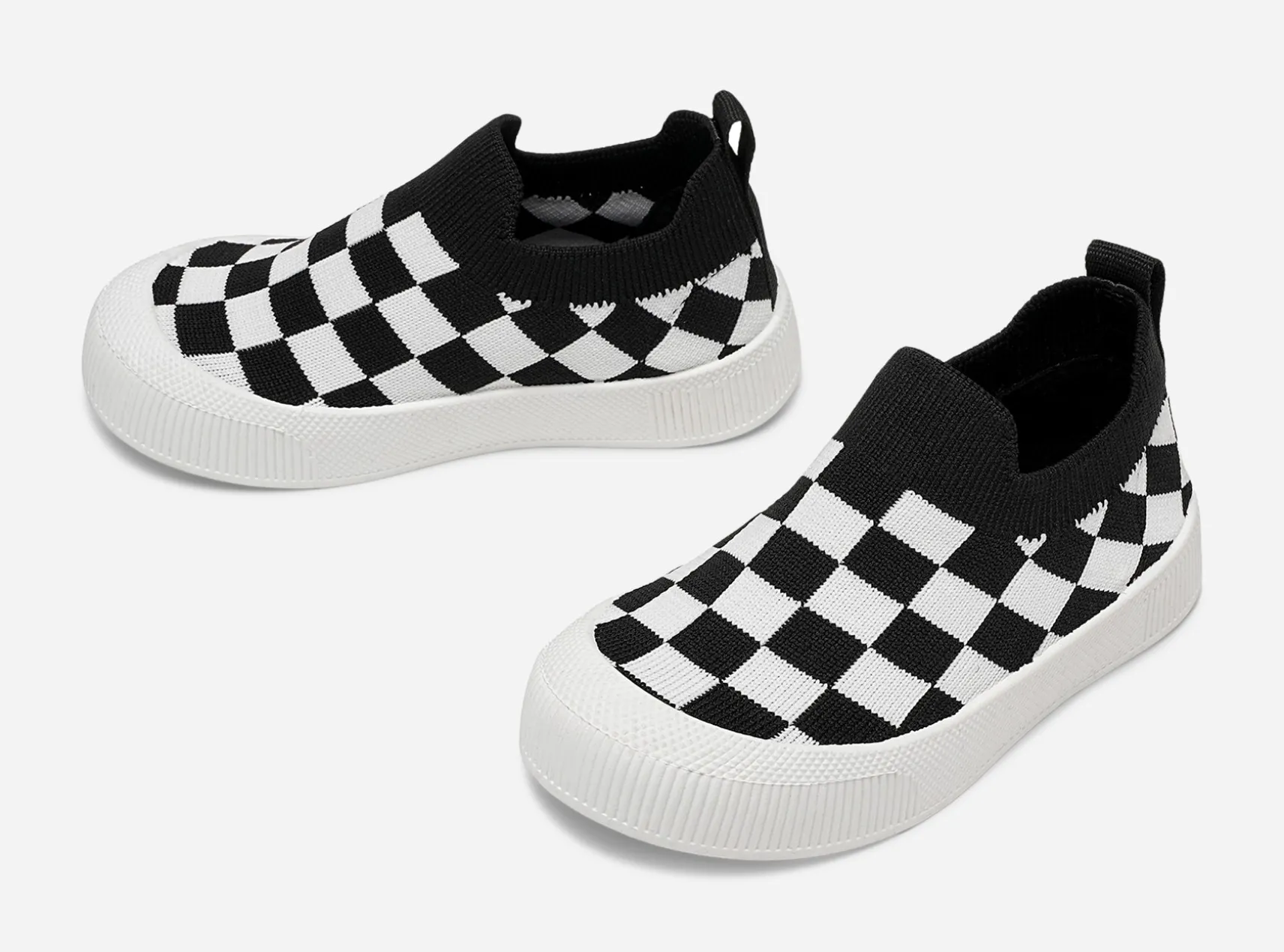 Mino, Sock sneakers