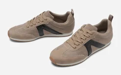 VOX, Sneakers