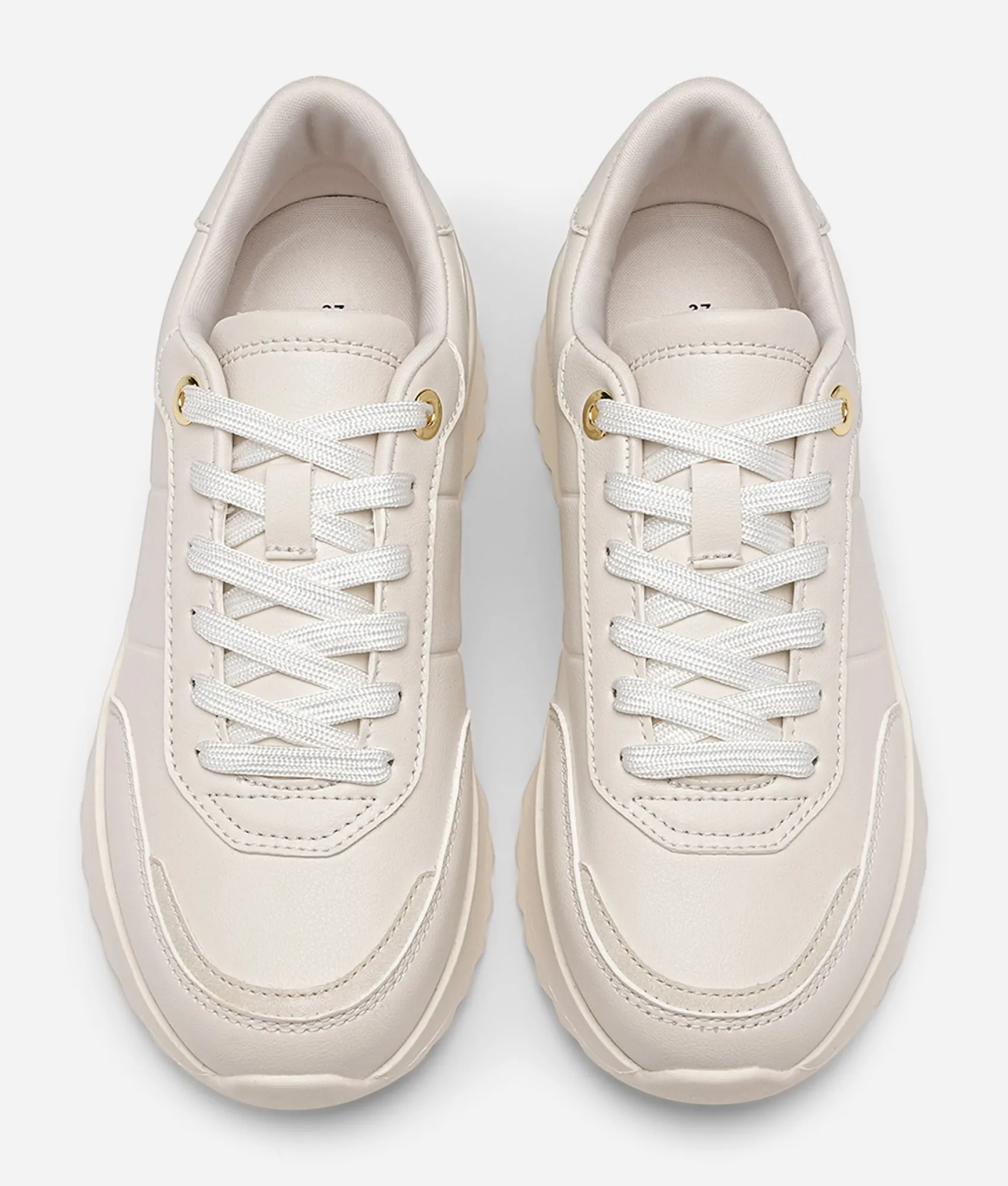 VOX, Sneakers