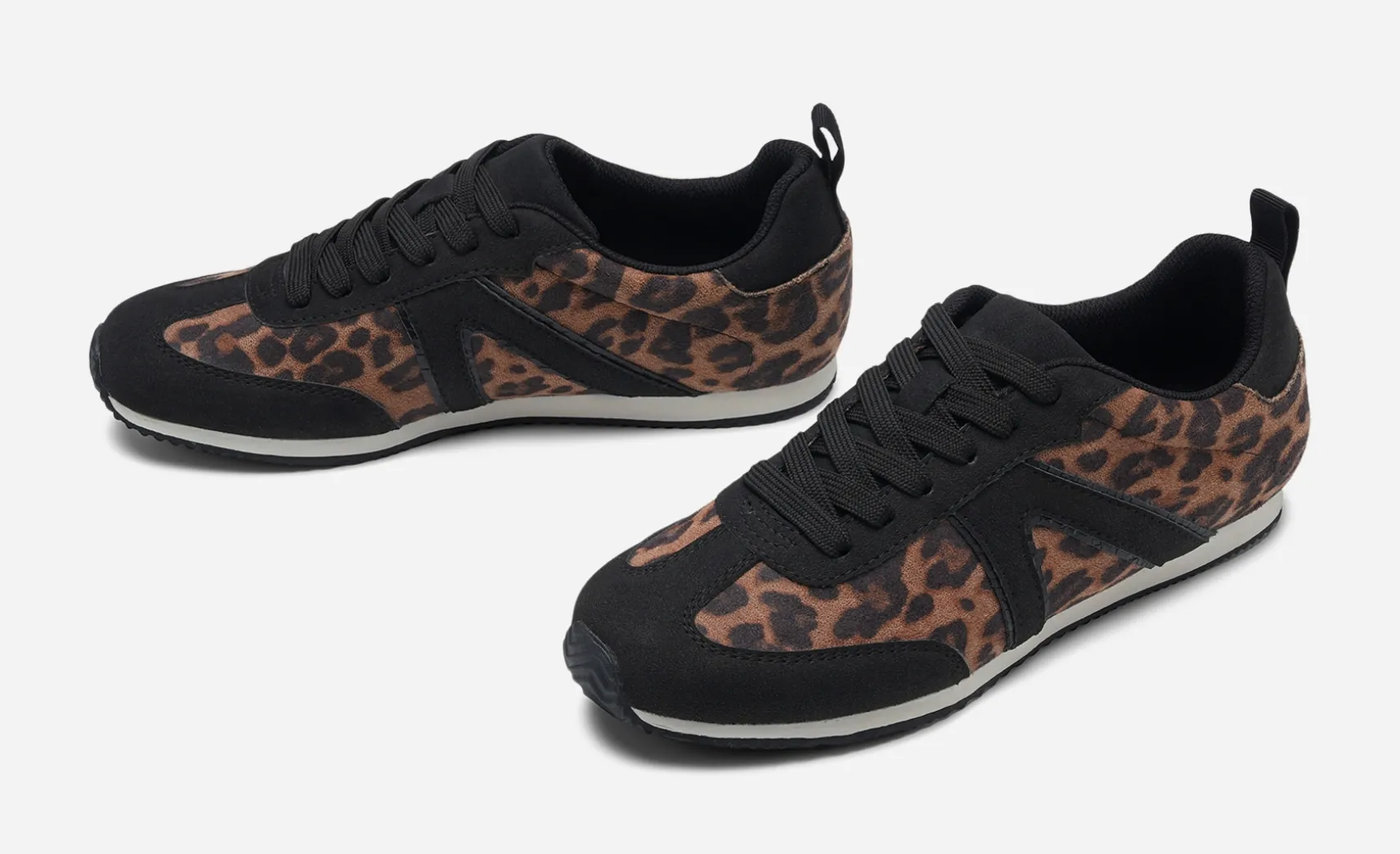 VOX, Sneakers