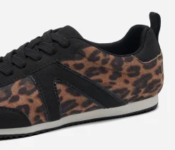 VOX, Sneakers