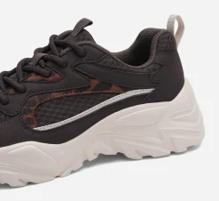 VOX, Sneakers