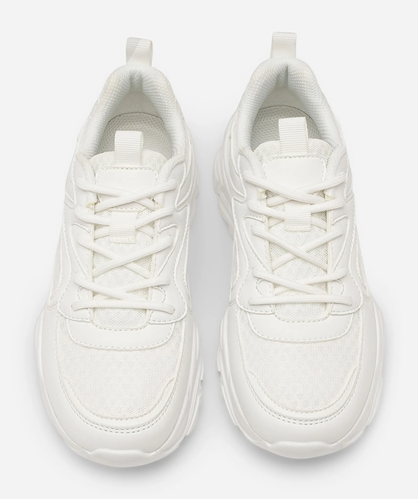 VOX, Sneakers