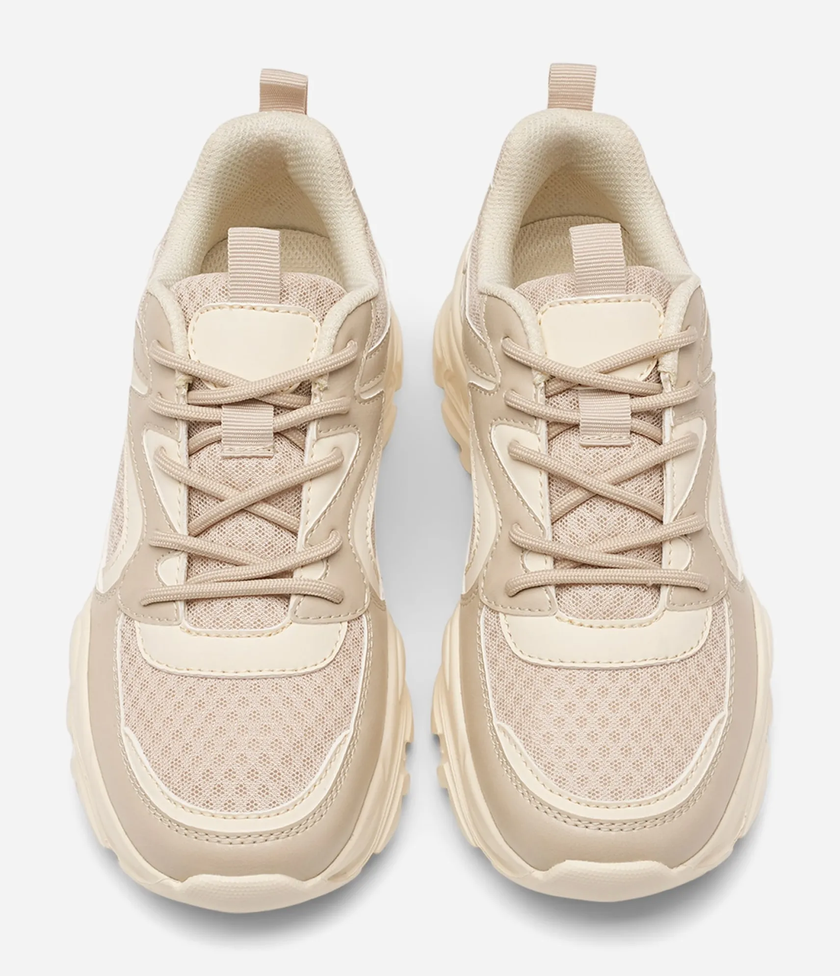 VOX, Sneakers